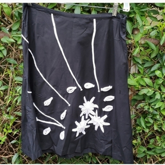 Allison Taylor 3D Deco skirt 14 - Picture 4 of 13